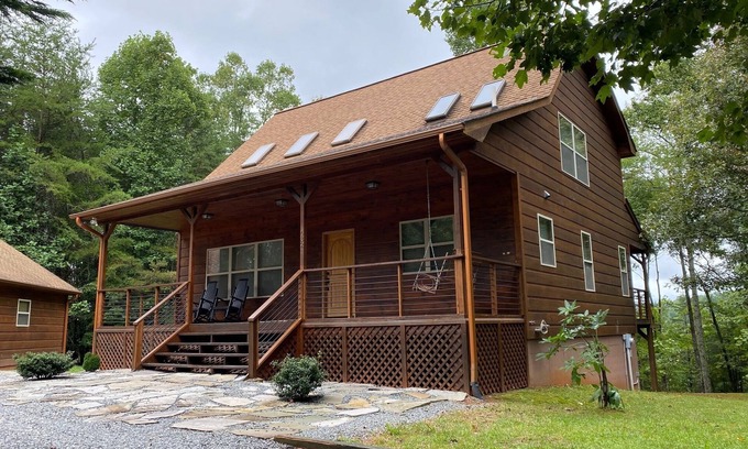 My Mountain Cabin | Cozy Retreat with Fire Pit and Spa Amenities