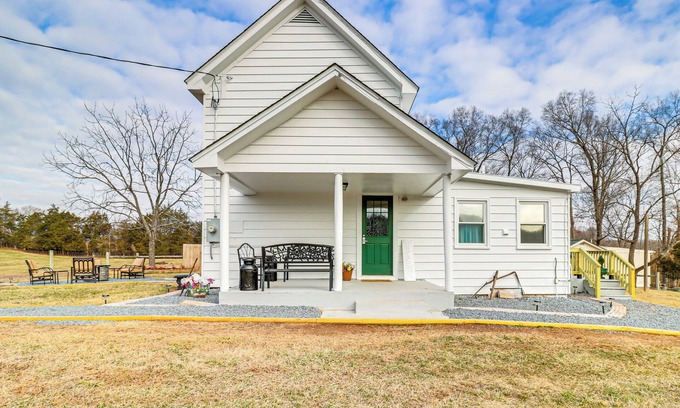 Bealeton House | Fire Pits, Creek View: Historic Virginia Farmhouse