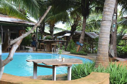 Bagamoyo Cabin | Cozy Firefly Boutique Lodge with Pool and Breakfast Included