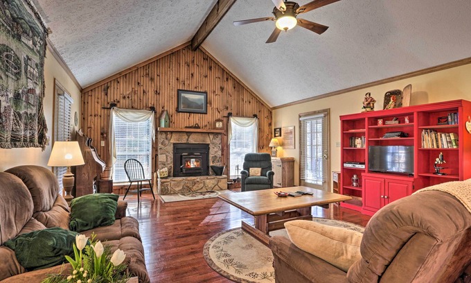 Wears Valley Cabin | Experience Firefly Cove - 3 Mi to Parkway & Spa Amenities