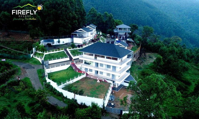 Kanthalloor Resort | Discover Firefly Resort: Pet-Friendly Retreat with Dining