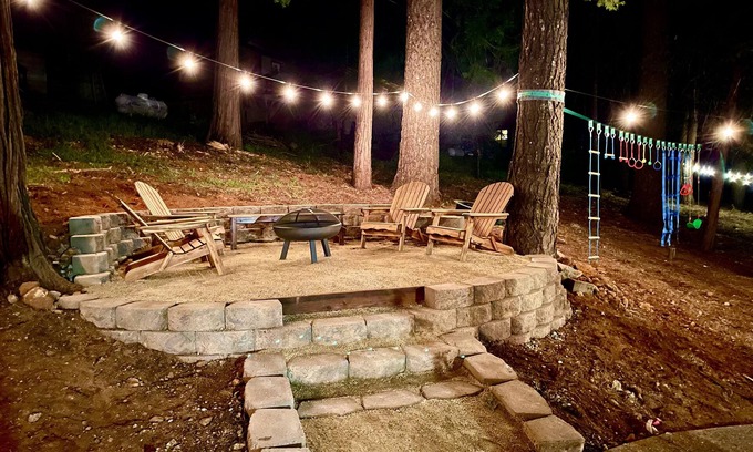 Pollock Pines Cabin | Relax at FirePit Retreat: King Bed Near Lake & Wine Farms