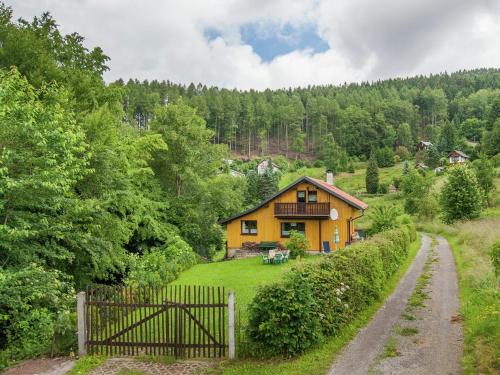 Steinbach-Hallenberg House | Family-Friendly Holiday Home Steps from the Ski Area