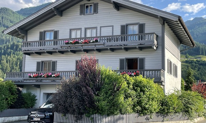 Niedernsill Apartment | Cozy Fireplace Apartment "Landhaus Zell am See" Awaits