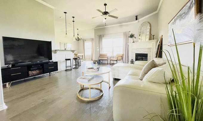 Edmond House | Cozy Retreat with Fireplace, Backyard & Walking Trails