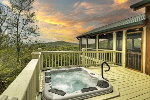 Mineral Bluff Villa | Fireside Bluff - Relaxing Getaway with Hot Tub & Spa
