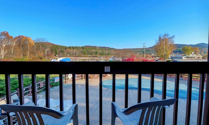Gilford Hotel | Relax at Fireside Inn & Suites Gilford with Ocean Views