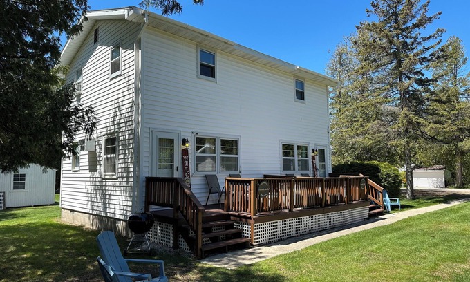Ephraim Cottage | Family Fun Duplex at Ephraim Beach with Oceanfront Views
