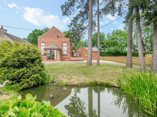 Newark House | Experience Firs Retreat: Pet-Friendly Getaway with Hot Tub