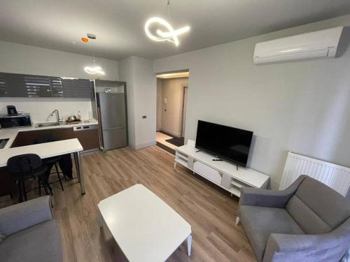 Buyukcekmece Apartment | Cozy First Avenue Apartment: Pet-Friendly & Family Ready