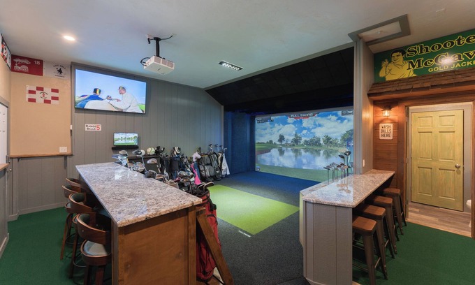 Spring Brook House | Premier Wisconsin Dells Getaway with Theater & Arcade Fun