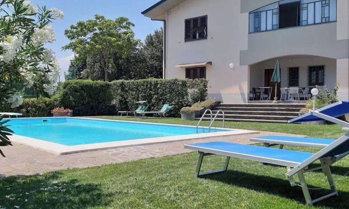Lamporecchio Apartment | Premier First Floor Apartment with Ocean View & Pool Access