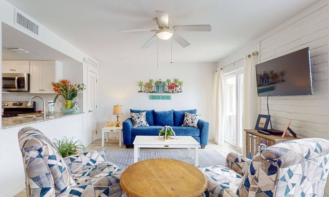 Cinnamon Shore Condo | Modern 2-Bedroom Condo with Ocean View & Shared Pool
