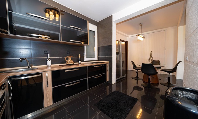 Bjelisi Villa | Inviting Stay with Pool & Pet-Friendly Amenities