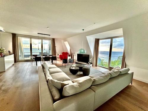 Sellin Apartment | Experience Oceanfront Bliss at FIRST im FIRST Sellin Penthouse