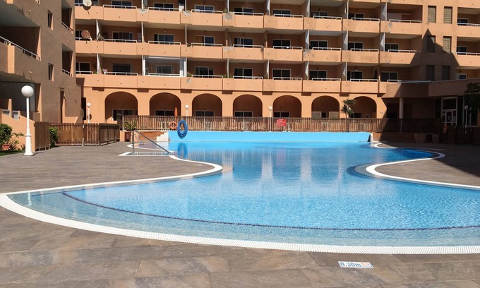El Medano Apartment | Beachfront Retreat with Spacious Terrace & Ocean View