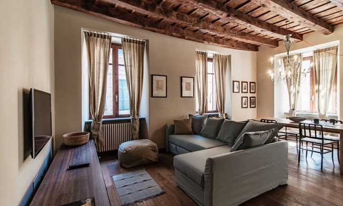 Como City Centre Apartment | Family-Friendly Retreat: My Home in Como Awaits You