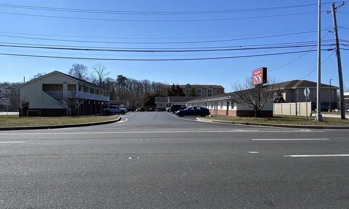 Dover Hotel | Budget-Friendly Stay at First State Inn with Free Breakfast