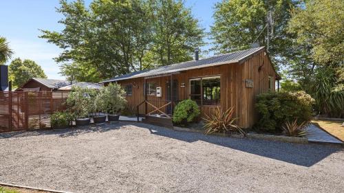Turangi House | Welcoming Firstcast Turangi: A 4-Star Family Retreat