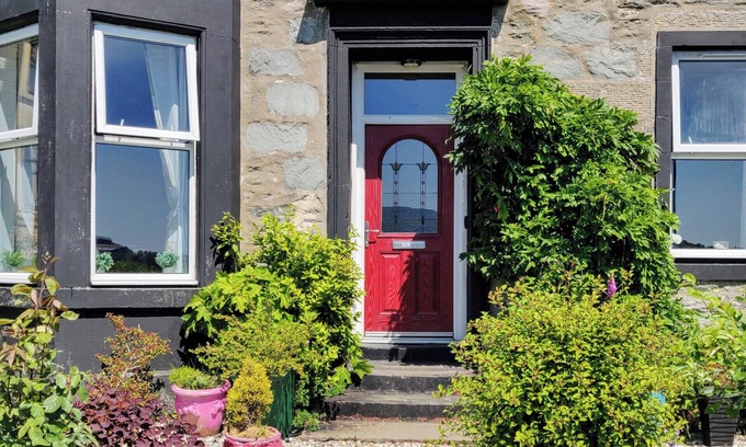 Kilmun Cottage | Explore the Cowal Peninsula from Firwood Apartment