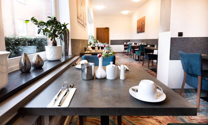 Neumuenster Hotel | Family-Friendly Firzlaffs Hotel Neumünster with Breakfast