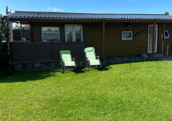 Polchow Ski Chalet | Pet-Friendly Fischerhütte III Mobilheim with Oceanfront Views