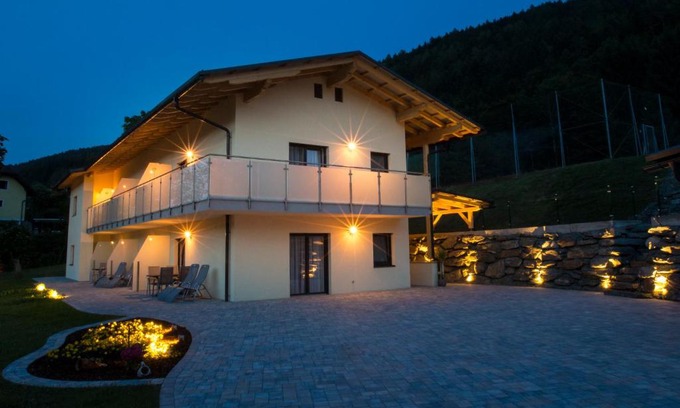 Rappitsch Apartment | Discover Fischerstüberl: Oceanfront Bliss with Hot Tub