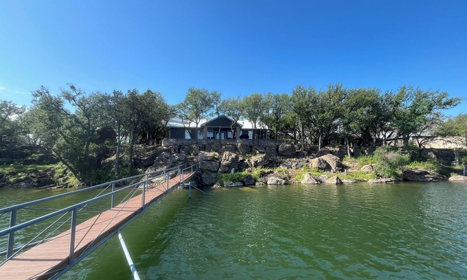 Graham House | Relaxing Possum Hollow Cove Retreat with Lake Views
