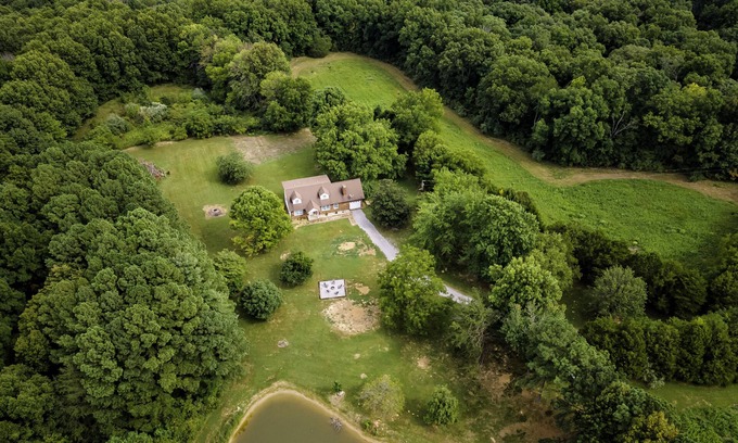 Williamson County House | Explore Fish-Hunt-Hike-Bike Near Tunnel Hill Trail!