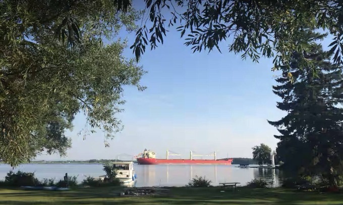 South Glengarry Cottage | Fish ON! Charming cottage on the n St. Lawrence River with 60' dock