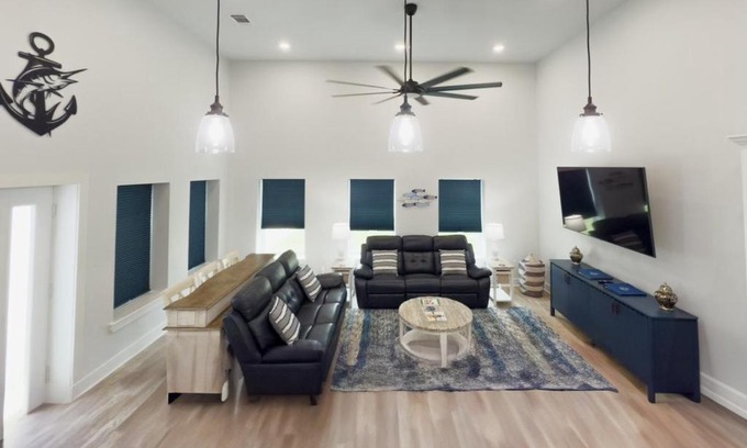 Port O Connor House | Fish Stories 5 Bed 3 Bath With Pool and Playscape