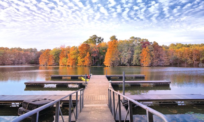 Santee House | Fisheagle Nature Adventures: Pool, Golf & State Park Fun