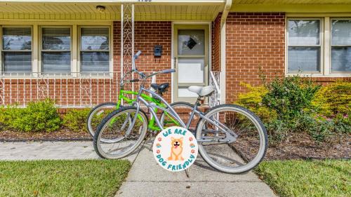 Southeast Pensacola House | Fisher House: Guest Rated 10/10 with Hot Tub & Pet Friendly