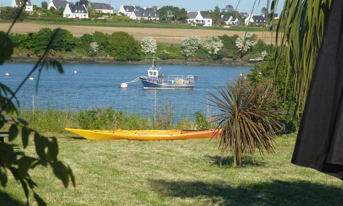 Saint-Pol-de-Leon House | Oceanfront Fisherman House with Garden & Top Guest Rating