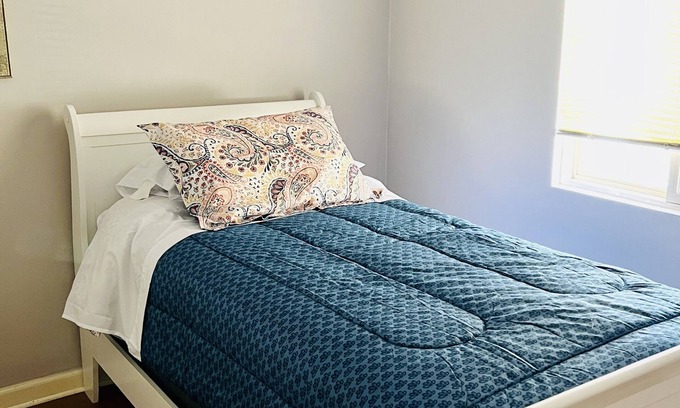 Algonac Cottage | Fisherman's Cottage: Lake Access & Private Parking Awaits