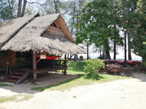 Mai Fat House | Relax at Fisherman's Hut: Beachfront Homestay Retreat