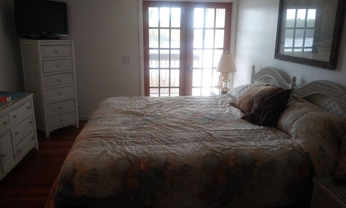 Everglades City Condo | Experience Fisherman's Paradise: Ocean Views & Family Fun