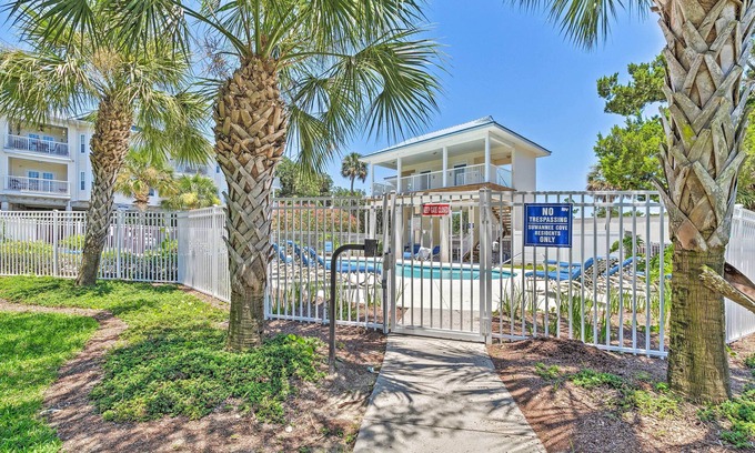 Suwannee Apartment | Relax at Fisherman's Paradise with Pool on Suwannee River