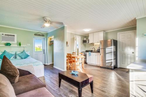 Marathon Hotel | Oceanfront Fishermans Bungalow Hideaway with Top Amenities