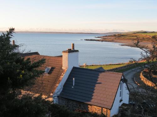 Newton Stewart House | Cozy Fisherman's Cottage: Relax in a 4-Star Retreat