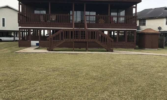 Freeport House | Discover Fisherman’s Paradise with Oceanfront Views & Pool