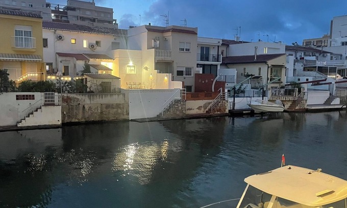 Grao de Gandia House | Fishermen House with private mooring