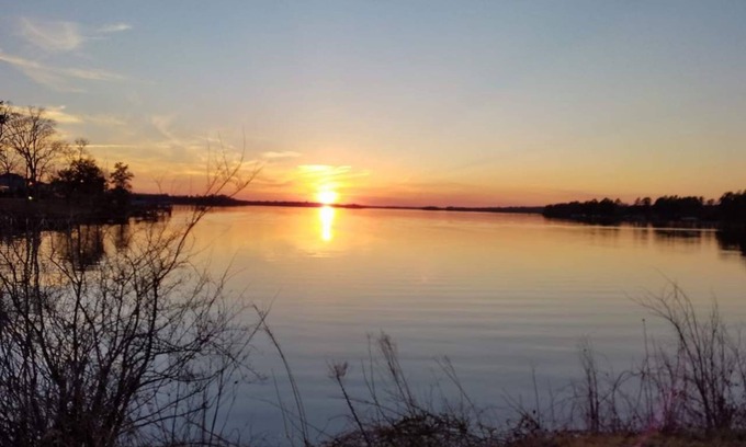 Manning House | Lake Marion Escape: Pet-Friendly Paradise Awaits You