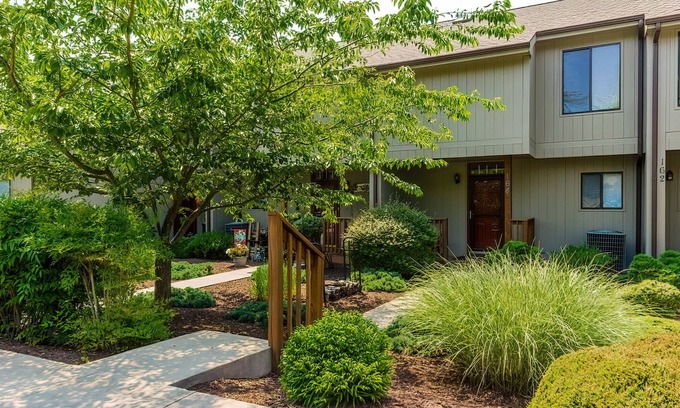 The Woods House | Experience Nature at Fishhook Cluster on the Lake Townhome