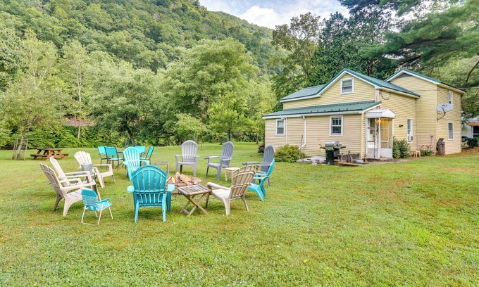 Frenchville Cottage | Pet-Friendly Creekside Sinnamahoning Home for Adventure