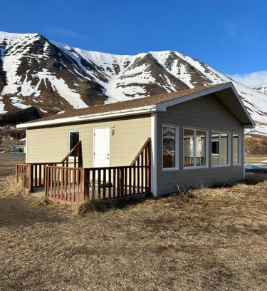 Sudureyri House | Relax at Fisk Club Cottages Suðureyri - Sailor's House