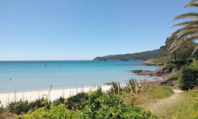 Sardinero House | Fisterra Apartment: Guest Rated 8.8 with Pet-Friendly Amenities