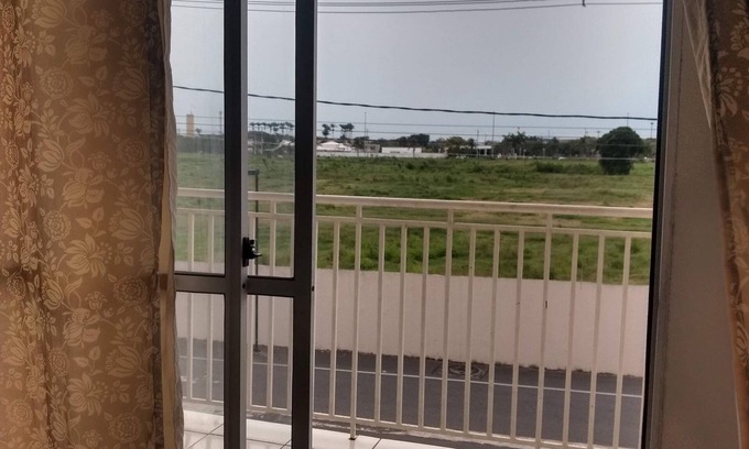 Campos House | Conveniently Located Hotel Near Uenf with Family Amenities