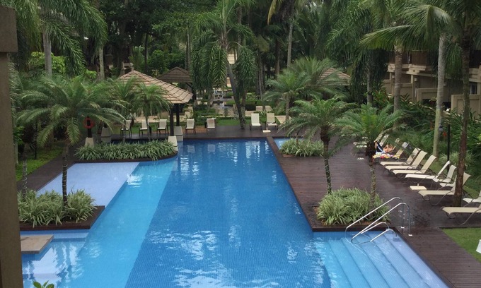 Enseada Apartment | Beachfront Condominium with Pool and Ocean Views - 9.8 Rating