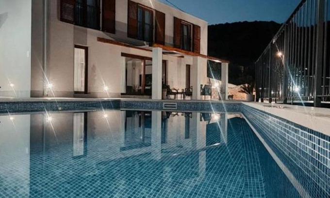 Ploce Villa | Elegant Five Bedroom Villa with Pool and Scenic Terrace